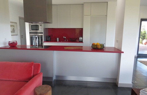 Meco House | Contemporary villa with pool, south of Lisbon, stunning views in Aldeia do Meco