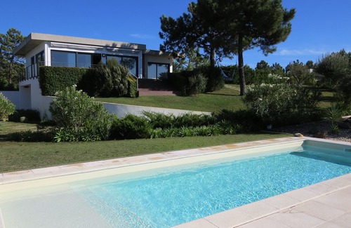 Meco House | Contemporary villa with pool, south of Lisbon, stunning views in Aldeia do Meco