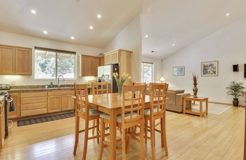 Guerneville House | Contente! Great for Groups and Families! Hot Tub, Game Room, Huge Yard and More!