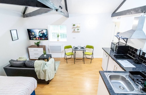 Leeds Apartment | Contractor Base by Kirkstall Shopping Centre