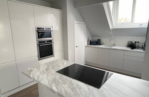 Wakefield Apartment | Contractor/Business/Family Friendly/2-Bed Apt/Spotless/Fast WiFi/Lg ScreenTV