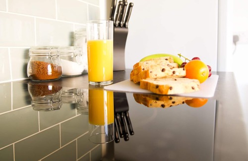 Doncaster House | Contractors-Business-Travel-Free-parking-A1&M18