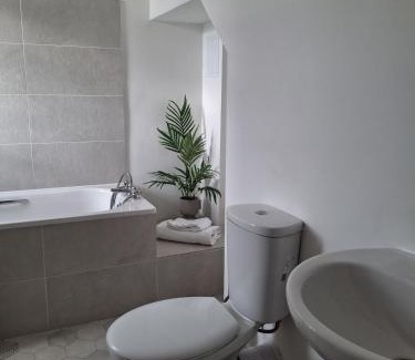 Fenny Stratford House | Contractors, event visitors, & tourists Bletchley