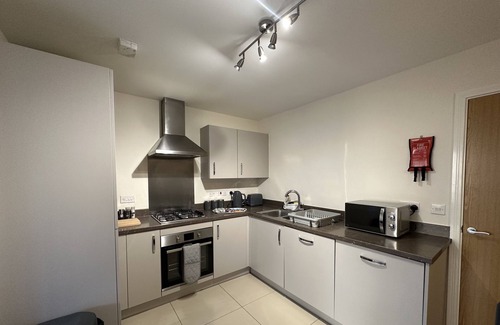 Bletchley House | Contractors | Relocators | Free Parking | MK