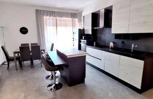 Lake Bracciano Apartment | Controluce Casa Vacanze con Parcheggio Gratuito