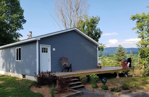 Waterbury House | Convenience, Coffee and Views too!