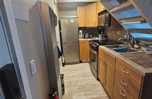 Tahoe Village Condo | Convenient 1-bedroom condo near ski resort and trails