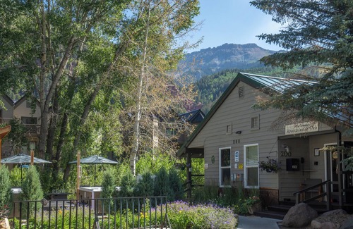 Telluride Hotel | Convenient and Affordable Hotel Room in Telluride