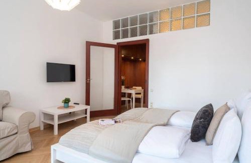 Inner City Budapest Apartment | Convenient apartment in the heart of downtown