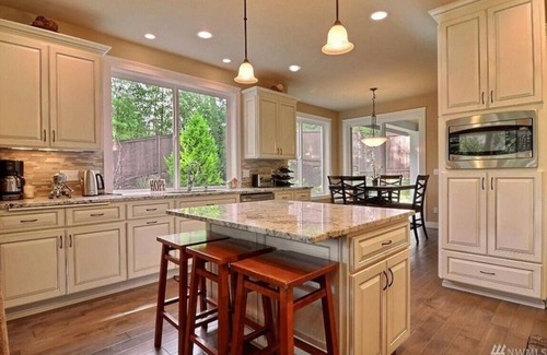 Lakewood House | Convenient & Comfortable Room — University Place, WA