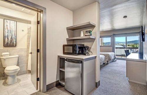 Angel Fire Hotel | Convenient Location | Elk Horn Lodge 304
