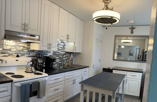 Pleasanton Apartment | Convenient modern travelers ideal home close to downtown and fairgrounds!