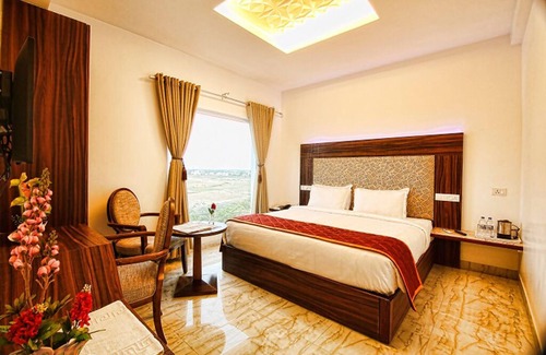 KK Nagar Hotel | Convenient Rooms with Lake view Stay/Madurai
