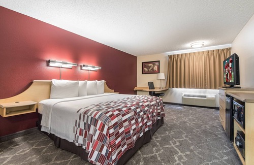 SeaTac Hotel | Convenient Seattle Airport Accommodation! Relaxing Stay | Free Airport Shuttle