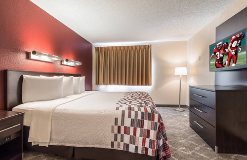 SeaTac Hotel | Convenient Seattle Airport Accommodation! Relaxing Stay | Free Airport Shuttle