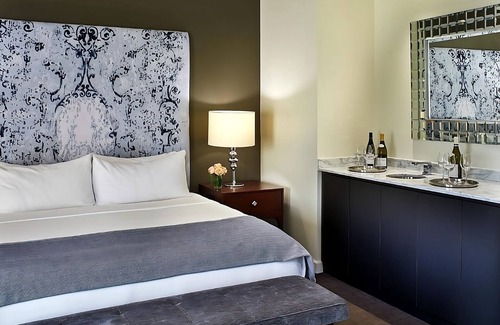 West Plaza Hotel | Convenient Stay, Superb Location! Onsite Pool, Pets Allowed, Near Crown Center