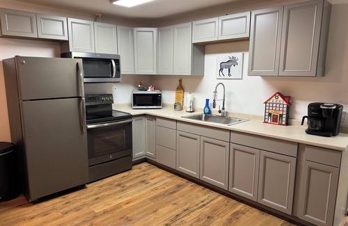 North Pole Apartment | Convenient to ALL things “North Pole”