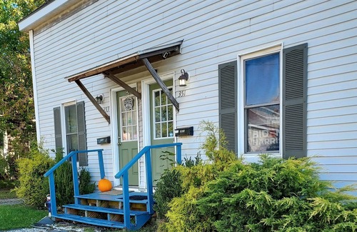 Bangor Apartment | Conveniently located, clean apartment, 5 minutes to everything!
