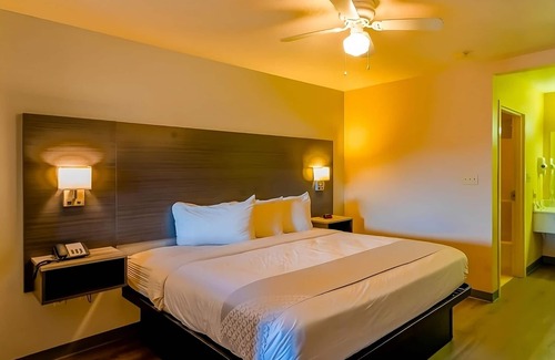 Sweet Home Hotel | Conveniently Located Near Spoetzl Brewery! Onsite Parking, FREE Breakfast!