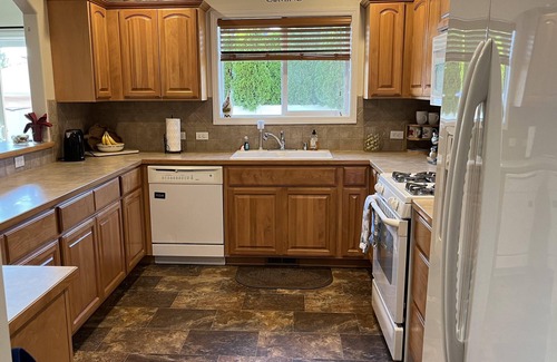 Coeur d'Alene House | Conveniently located, peaceful Hayden home