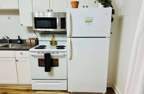 Italian Village House | Convention - King Bed- Short North - Free Parking