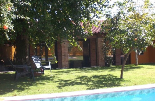 Azoia de Baixo Cottage | Converted cottage in a typical Ribatejo village sleeping 4-5 people with pool.