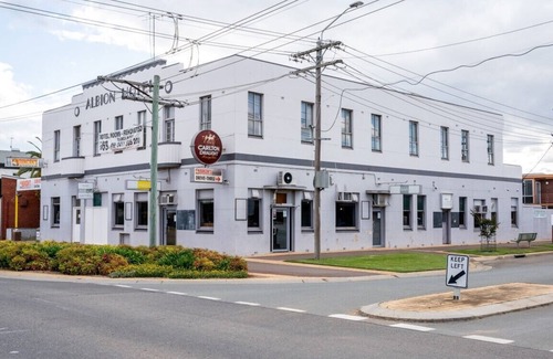 Finley House | Converted Country Pub with Accommodation, Sleeps 20+