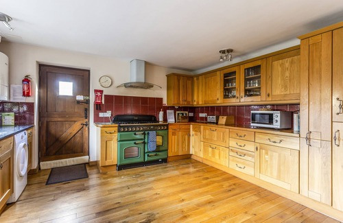Chipping Campden Apartment | Converted Stable Barn sleeping 6 people in 3 bedrooms.