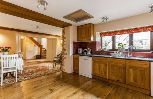 Chipping Campden Apartment | Converted Stable Barn sleeping 6 people in 3 bedrooms.