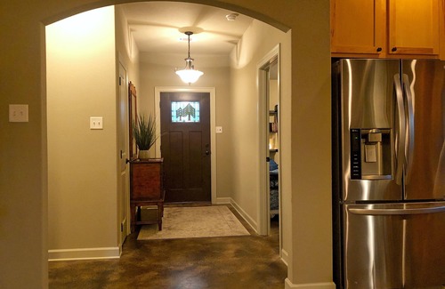 Conway House | Conway Luxury Home. 4BR/2BA, Office, 2-Car Gar., 65"TV, Fenced Yard/Patio, Wi-Fi