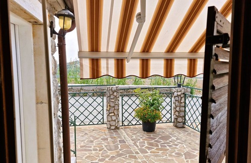 Bakar House | Cool 3-bedroom house with AC in charming Praputnjak