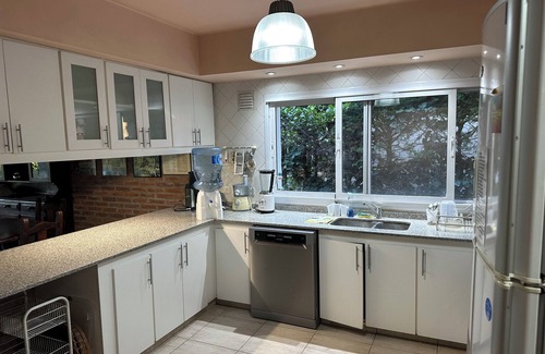 Don Torcuato House | Cool 4-bedroom chalet in Don Torcuato with WiFi access