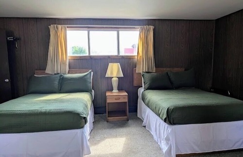 Two Rivers Hotel | Cool City Motel