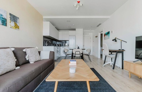 Palma-Palmilla Apartment | Cool Martiricos - La Roca 1BR w/Parking, Doorman & A/C, by Blueground