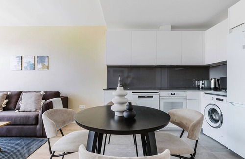 Palma-Palmilla Apartment | Cool Martiricos - La Roca 1BR w/Parking, Doorman & A/C, by Blueground