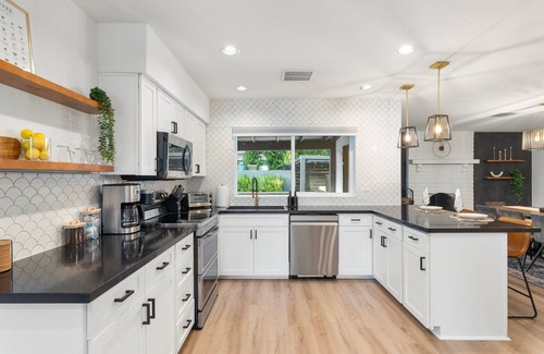 La Paz At Desert Springs House | Cool off in the pool! Minutes to golf and Kierland. Sleeps 12