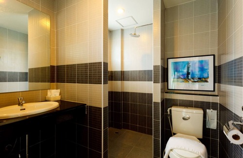 Talat Nuea Hotel | Cool Residence