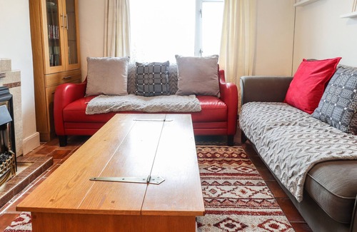 Neyland Cottage | COOPER COTTAGE, pet friendly, country holiday cottage in Neyland