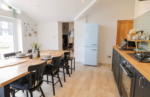 Dolwyddelan House | COOPER'S REST (GORFFWYSFA COOPERS), pet friendly in Dolwyddelan