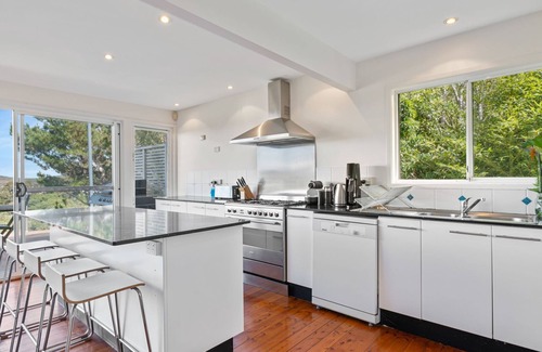Copacabana House | Copa Sunset Surprise - Modern and Stylish Simplicity
