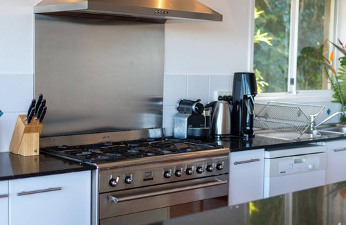 Copacabana House | Copa Sunset Surprise - Modern and Stylish Simplicity