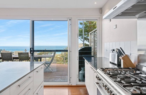 Copacabana House | Copa Sunset Surprise - Modern and Stylish Simplicity