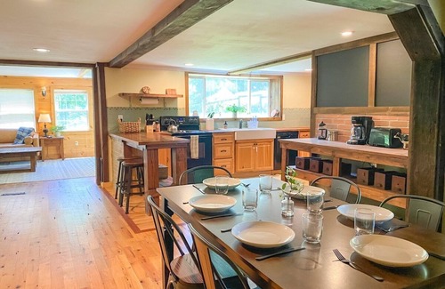Hartland Four Corners Cabin | Copper Hill House - VT getaway near Ludlow & Okemo