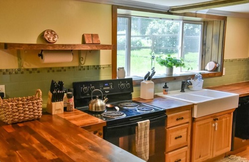 Hartland Four Corners Cabin | Copper Hill House - VT getaway near Ludlow & Okemo