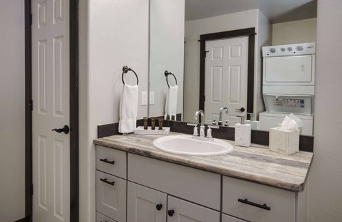 Butte House | Copper King Extended Stay Collection - 2 Bedroom Duplex
