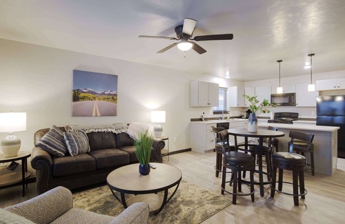 Butte House | Copper King Extended Stay Collection - 2 Bedroom Duplex