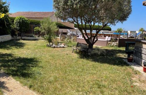 Montagnac-Montpezat Bed & Breakfast | Coquelicot