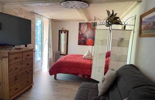 Montagnac-Montpezat Bed & Breakfast | Coquelicot