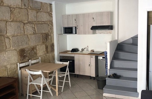 Villeneuve-les-Maguelone House | Coquette Petite Maison à Louer au Cœur du Village, 5 Minutes de la Plage !