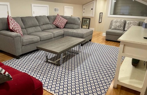 Madisonville Apartment | Coquille's Nest/Comfy Apartment
